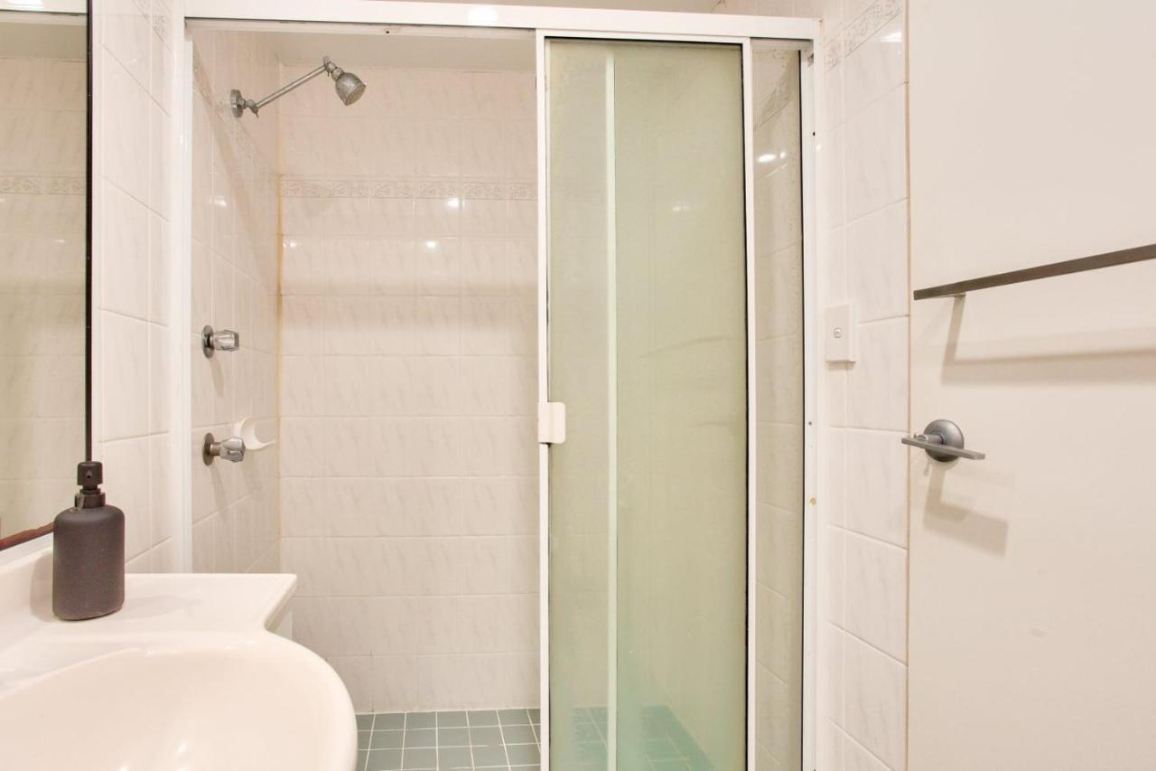 Cozy 2 Bedroom Apartment Surry Hills Сидни Екстериор снимка